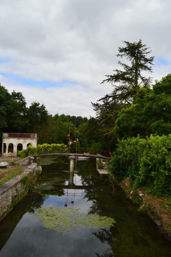 Bed and Breakfast Le Moulin De Bassac Экстерьер фото